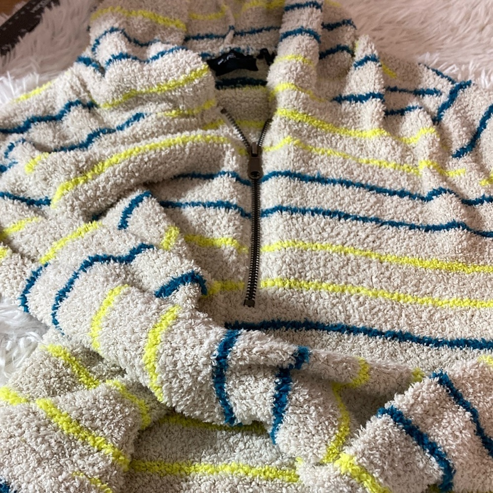 Urban Outfitters Cozy Hoodie Sweater - Picture 10 of 10